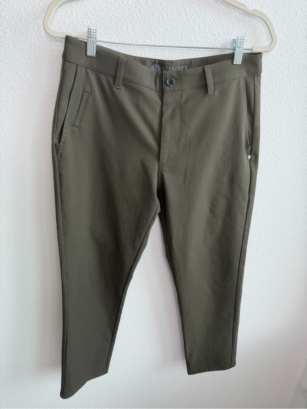 Vuori Men’s Cascade Tech Chino Size 30 Athleisure Office Business Casual